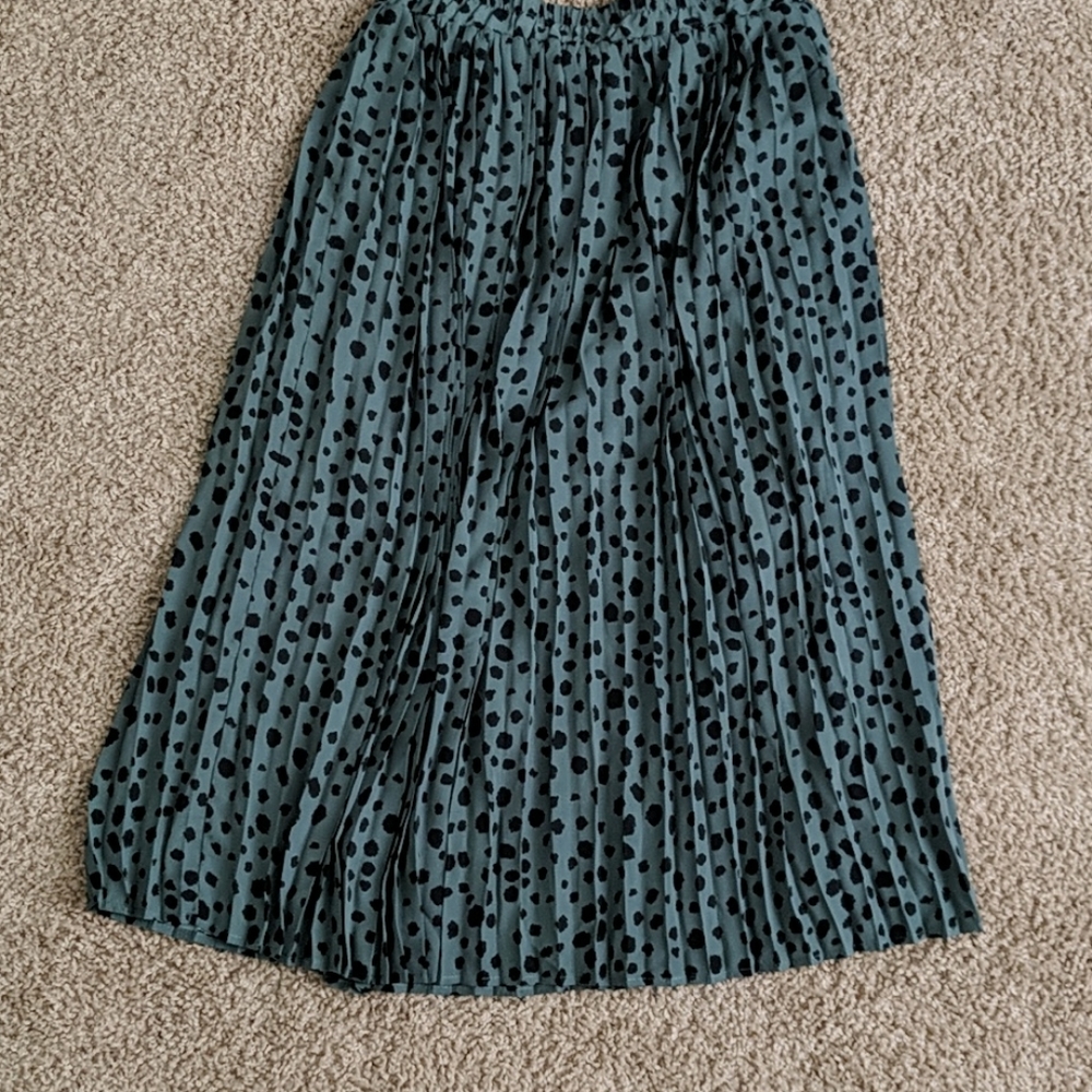 Green midi skirt